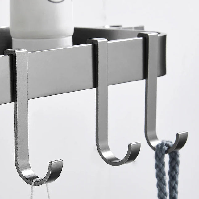 Musta suihkuhylly suihkutankoon ilman porausta