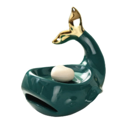 Keraaminen valaanmuotoinen saippua-alusta