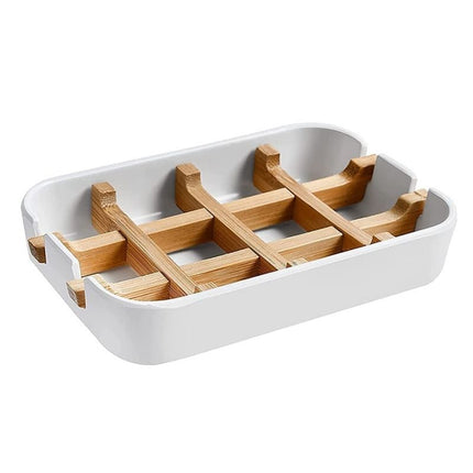 Valkoinen saippua-alusta bamburitilällä